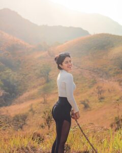 Mirnalini Ravi Instagram - Bound to be Golden ⚜️✨

PC @sanjai_sukumar06