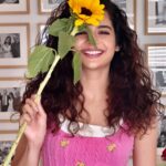 Mithila Palkar Instagram - Hi. My name is Sunflower and my profiles are…☺️🌻 #sunflowerslates #iykyk