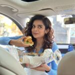 Mithila Palkar Instagram - Um. Hi. So how’s your Sunday going? ^.^
