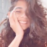 Mithila Palkar Instagram - A practice type #SingSongSaturday ! I still haven’t learnt how to sing this song but it’s one of my favs from #ShyamSinghaRoy The one eyed singing videos are NOT a thing. They’ve just become one :P