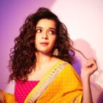 Mithila Palkar Instagram - Hieee 💖 Styled by @shreejarajgopal Assisted by @dhwanii.jain HMU @bhavyaarora Assisted by Pravin 📸 @shivamguptaphotography Outfit @anjanabohra_official Earrings @anmoljewellers Rings @karishma.joolry @silverstreakstore Bag @thepurplesack Footwear @fizzygoblet