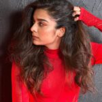 Mithila Palkar Instagram - Mew 🐾 Photos and HMU @shrushti_birje_8
