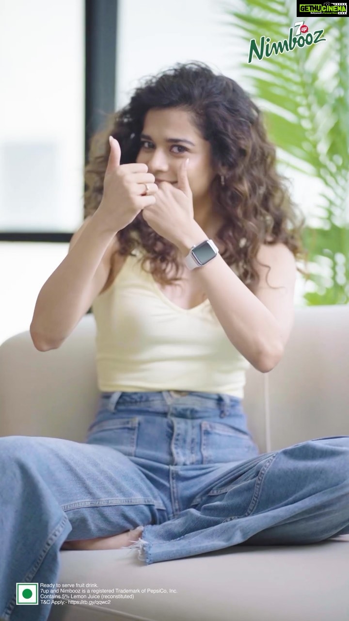 Mithila Palkar Instagram - How to become an epic chataakedaar in the #ChatakNimboozChallenge: 🍋 Say 'Chatak Nimbooz®️ Gatak Nimbooz®️' 10 times clearly and as fast as you can 🍋 Use #ChatakNimboozChallenge 🍋 Tag & follow @nimboozindia Stand a chance to win exciting prizes 🎁🎁 For detailed T&C, follow the link in the video👆🏻 #ChatakNimboozChallenge #ChatakNimboozGatakNimbooz #challenge #reels #collab