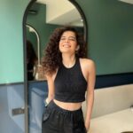 Mithila Palkar Instagram – Happeeeee! 🦥

Glam & Glory @kajol_mulani 🤍