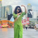 Mithila Palkar Instagram - Sawasdee kha ! ^.^ Street style by @shreejarajgopal (who else?) 📸 @deepalid10 Bangkok, Thailand