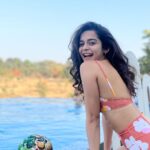 Mithila Palkar Instagram - All day, pool day ⛱️ 📸 @swativatssa
