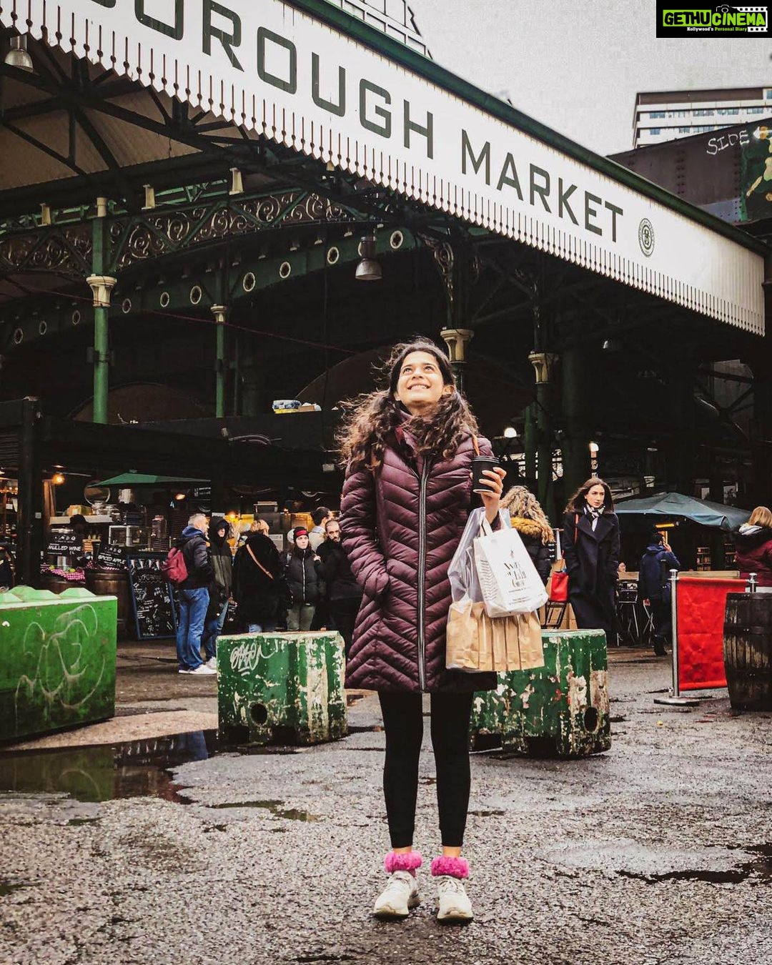 Mithila Palkar Instagram - T’is the season to reminisce the cold weather, mulled wine and strolls around the Borough Market for the 20th time on my feed. Happy Holidays, err’baaady! 🎄