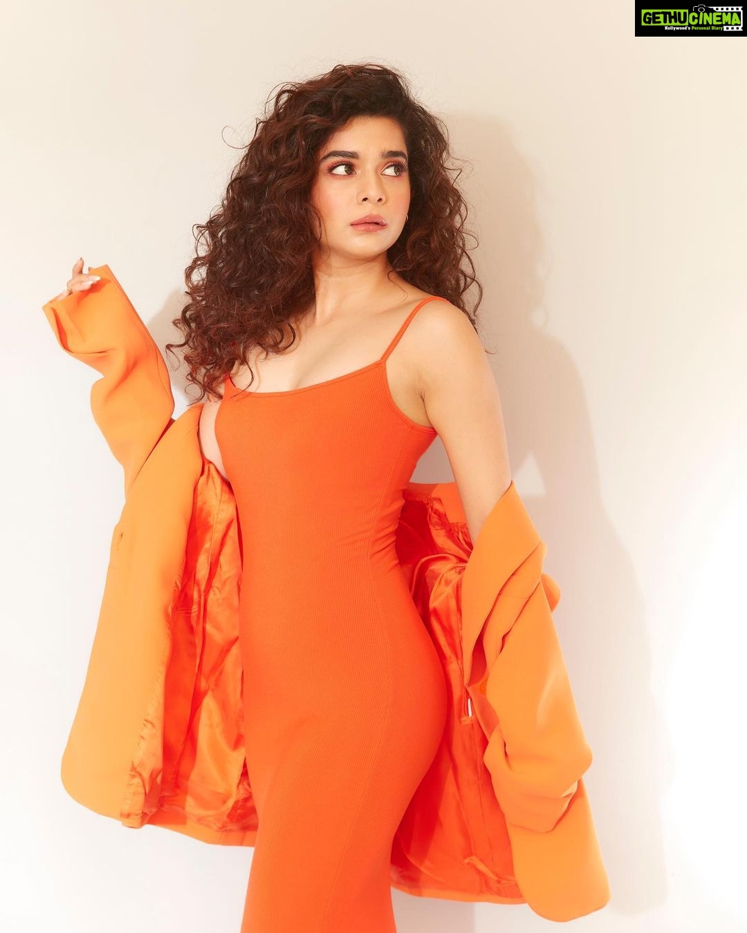Mithila Palkar Instagram - Tangerine 🍊 Outfit @aak.ch @skims Earrings @the_bling_girll Rings @the_bling_girll @offbeatmediain @e3kjewelery Styled by @shreejarajgopal Style team @dhwanii.jain @nandinijain05 Make up @sahithya.shetty Hair @hairbyseema Photographer @kadamajay
