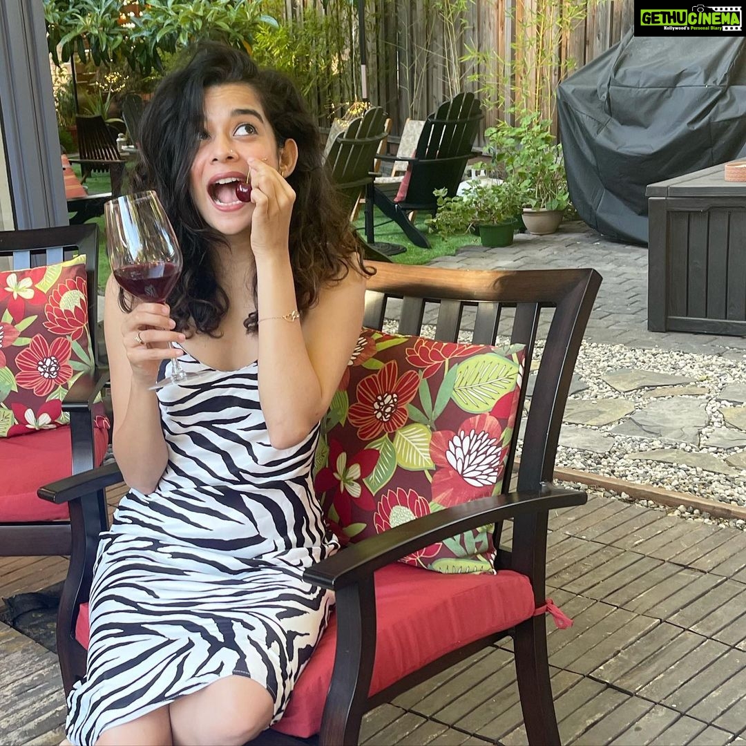 Mithila Palkar Instagram - Falalalala 🍒