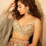 Mithila Palkar Instagram - ✨ 📸 @shivamguptaphotography Styled by @shreejarajgopal HMU by @shrushti_birje Lehenga- @drishtizahabia Earrings- @karishma.joolry Potli @eena.official Style team @yeshadattani @dhwanii.jain HMU team @makeupandhairby_netra