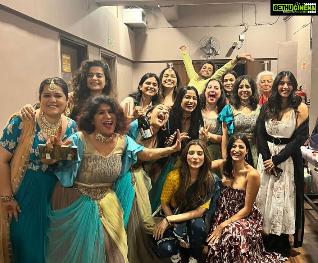 Mithila Palkar Instagram - 100 shows of #DekhBehen! A play I have the privilege of being part of with these lovely ladies. So many stories, hugs, tears and love! ♥️ Yesterday was surreal! Thank you to each and every audience member that came to watch the shows - once, twice, many times! Here’s to another 100 🥂 NCPA Mumbai