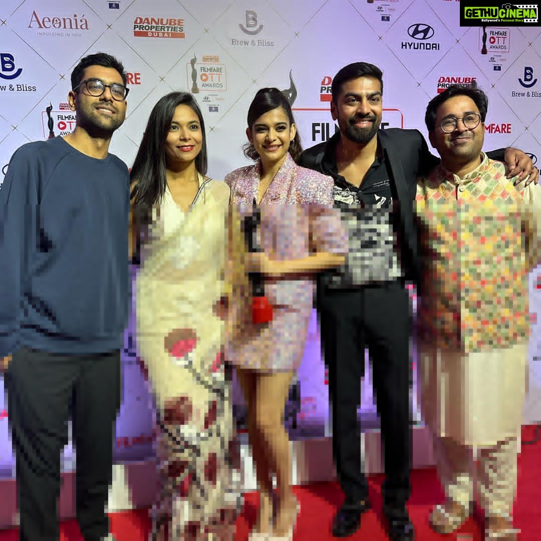 Mithila Palkar Instagram - To all the #LittleThings lovers out there - this one is for you! THANK YOU! We are because you are 🫶🏻 Thank you @filmfare , jury and to everyone who voted! What a special night! Got to bring this beauty home for a very special show. It was so lovely to celebrate this win with the #LittleThings family and so many precious, heart people. I’ve always been blessed with the best and I’m eternally grateful for that ♥️✨ Won the Best Actor (female) - Critics Choice for Little Things Season 4.