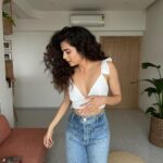 Mithila Palkar Instagram - Big hair, don’t care 🦥
