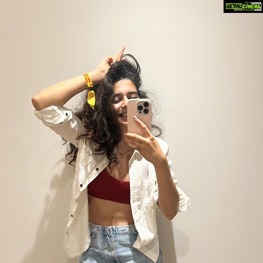 Mithila Palkar Instagram - Oh the nostalgia! First concert of my life and I couldn’t have asked for a better gig to start with! #backstreetboys