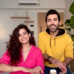 Mithila Palkar Instagram - wait for the end 👀😂🥤 tere hawaale ft. cup song queen @mipalkarofficial 👑 such a beautiful song by @ipritamofficial da, @amitabhbhattacharyaofficial, @arijitsingh, @shilparao, & @shreyaghoshal 😍 . . . #terehawaale #arijitsingh #mithilapalkar #abbyv #cupsong #bollywood #laalsinghchaddha #aamirkhan #kareenakapoor #terehawale #hindisong #singsongsaturday #shreyaghoshal #shilparao #pritam #amitabhbhattacharya Mumbai, Maharashtra