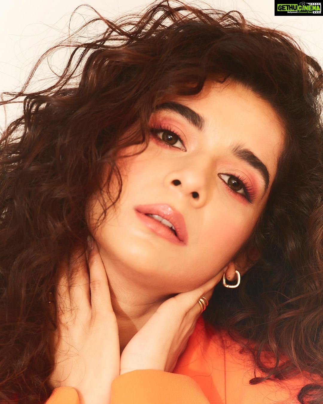 Mithila Palkar Instagram - Tangerine 🍊 Outfit @aak.ch @skims Earrings @the_bling_girll Rings @the_bling_girll @offbeatmediain @e3kjewelery Styled by @shreejarajgopal Style team @dhwanii.jain @nandinijain05 Make up @sahithya.shetty Hair @hairbyseema Photographer @kadamajay