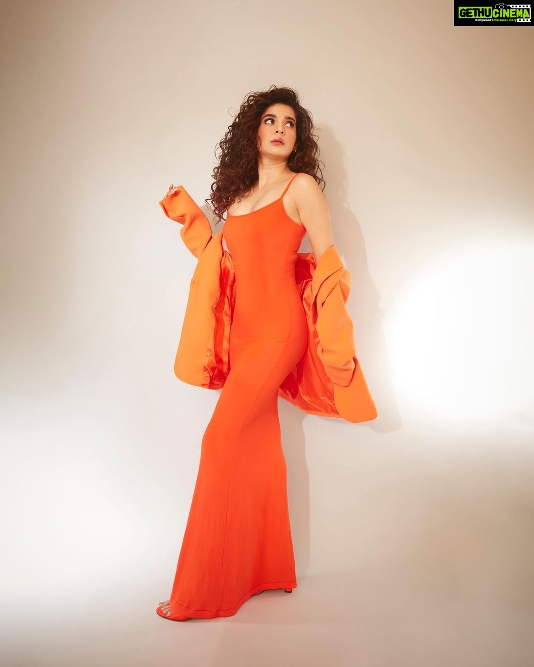 Mithila Palkar Instagram - Tangerineš Outfit @aak.ch @skims Earrings @the_bling_girll x @offbeatmediain Rings @the_bling_girll x @offbeatmediain @e3kjewelery @ascend.rohank Styled by @shreejarajgopal Style team @dhwanii.jain @nandinijain05 Make up @sahithya.shetty Hair @hairbyseema Photographer @kadamajay