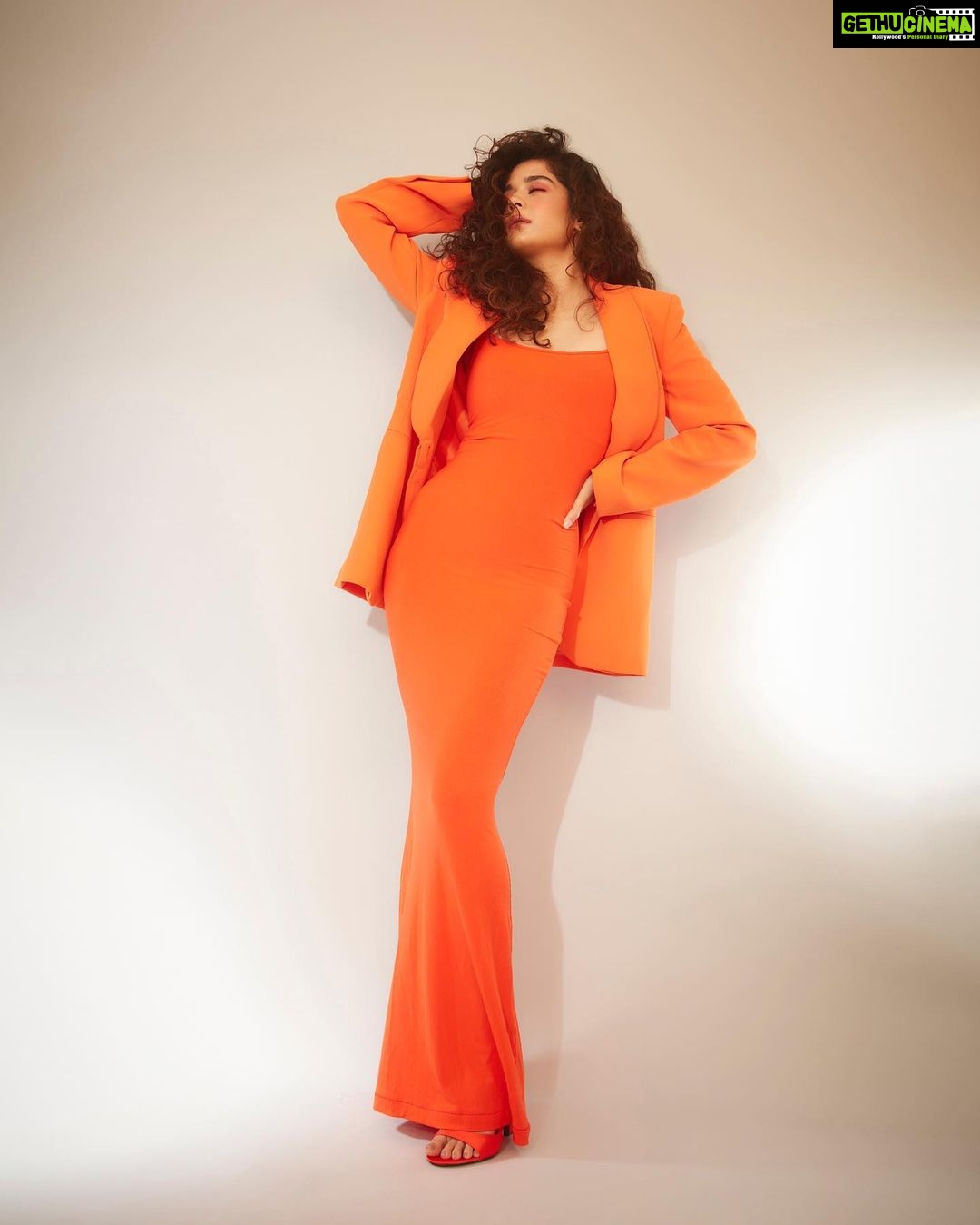 Mithila Palkar Instagram - Tangerineš Outfit @aak.ch @skims Earrings @the_bling_girll x @offbeatmediain Rings @the_bling_girll x @offbeatmediain @e3kjewelery @ascend.rohank Styled by @shreejarajgopal Style team @dhwanii.jain @nandinijain05 Make up @sahithya.shetty Hair @hairbyseema Photographer @kadamajay