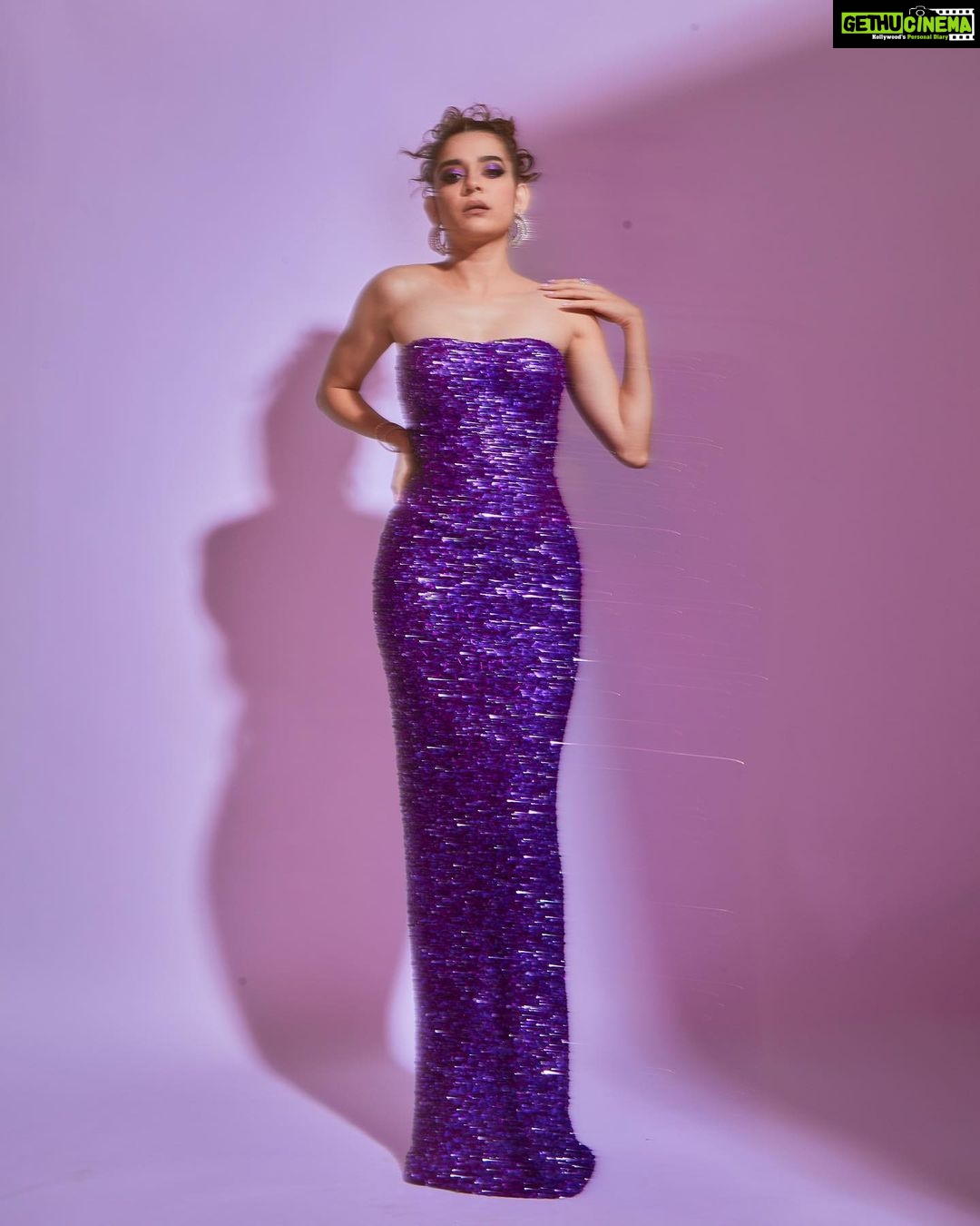 Mithila Palkar Instagram - Filmfare Night 💜✨ Gown @dollyjstudio Earrings @varunadjani Bracelets @dhanrajjewellers Ring @shealuxejewels Styling @shreejarajgopal Style team @nandinijain05 Glam @sahithya.shetty Hair @hairbyseema Photographer @mohitvaru #Filmfare2023