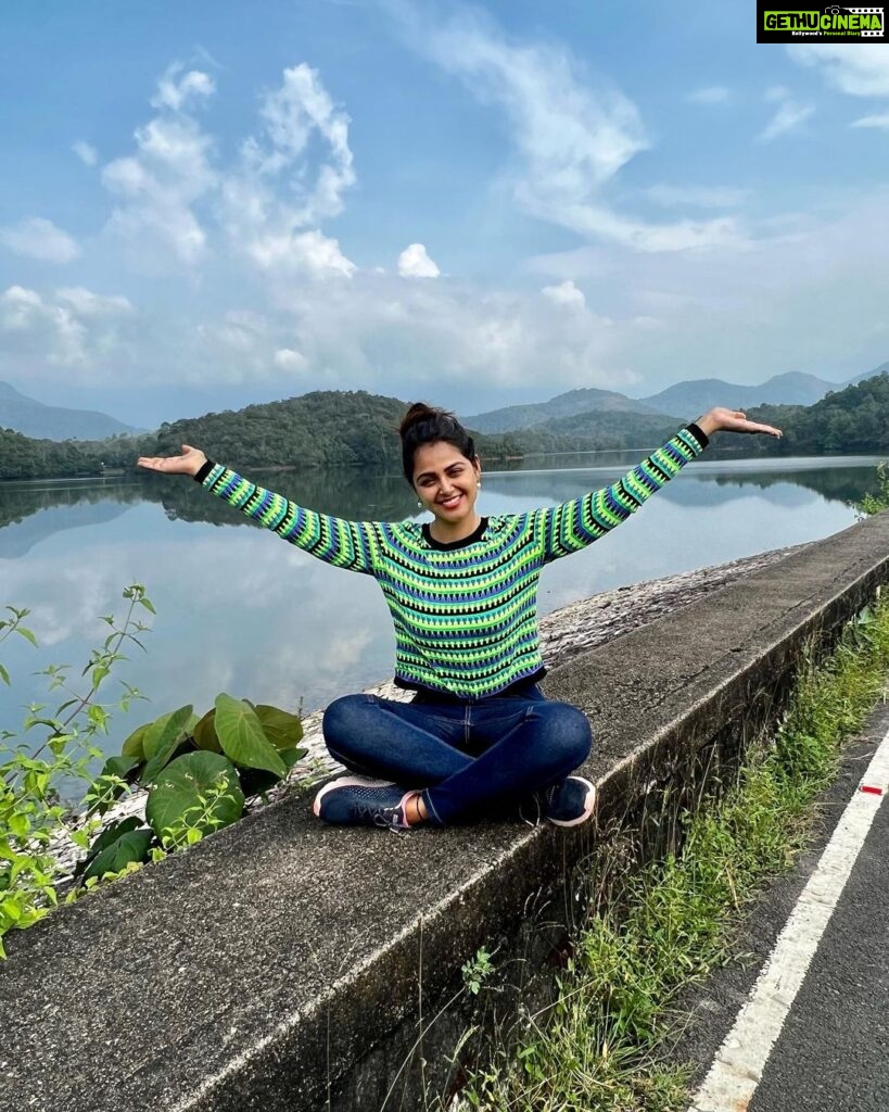 Monal Gajjar Instagram - Sometimes we just have to slowdown for better pickup. Much needed solo trip to @keralatourism . Love this place some magical moments with lots of memories thank you @karthika_nair9. You recreated my Kerala memories. I’m so grateful I had wonderful stay @udaysamudrakovalam. I want to share so many things but not really good in expressing on words but Im really trying🙈🥰🥰🥳 #instagram #instagood #travel #solo #happy #kerala #monalgajjar #imqueen👸🏻👑 #monalofthestory KeralaTrip