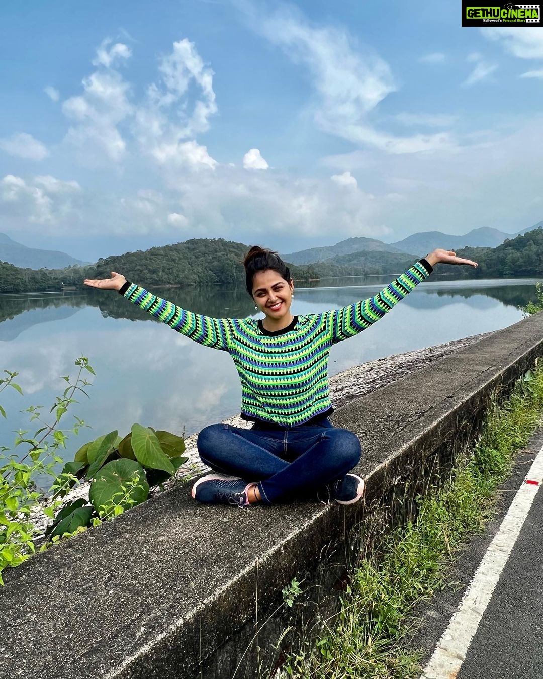 Monal Gajjar - 103.8K Likes - Sometimes we just have to slowdown for better pickup. Much needed solo trip to @keralatourism . Love this place some magical moments with lots of memories thank you @karthika_nair9. You recreated my Kerala memories. I’m so grateful I had wonderful stay @udaysamudrakovalam. I want to share so many things but not really good in expressing on words but Im really trying🙈🥰🥰🥳
#instagram #instagood #travel #solo #happy #kerala #monalgajjar #imqueen👸🏻👑 #monalofthestory
