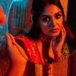 Monal Gajjar Instagram - Shot by @theabhivalera Shot for @monal_gajjar Outfit by @mangalya_sarees Hair and makeup by @makeoversbyrutudalal Video by @kpfilms31 #monalgajjar #actress #acting #modeling #photoshoot #sareelove #fashionstyle #fashionmodel #fashiongram #fashionlover #fashionaddict #fashionable #photography #photographer #portraitphotography #brandphotography #indianfashion #saree #sareefashion Ahmedabad, India