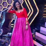 Monal Gajjar Instagram – Happy moments on set of Dance ikon. Special thanks to my friend @sreemukhi for this beautiful pic & there is one video I will share later .😘😘🤗🎉😘🤗

Wearing:- @archithanarayanamofficial 

#danceikon #ootd #curlyhair #indian #girl #monalgajjar #actor #imqueen👸🏻👑