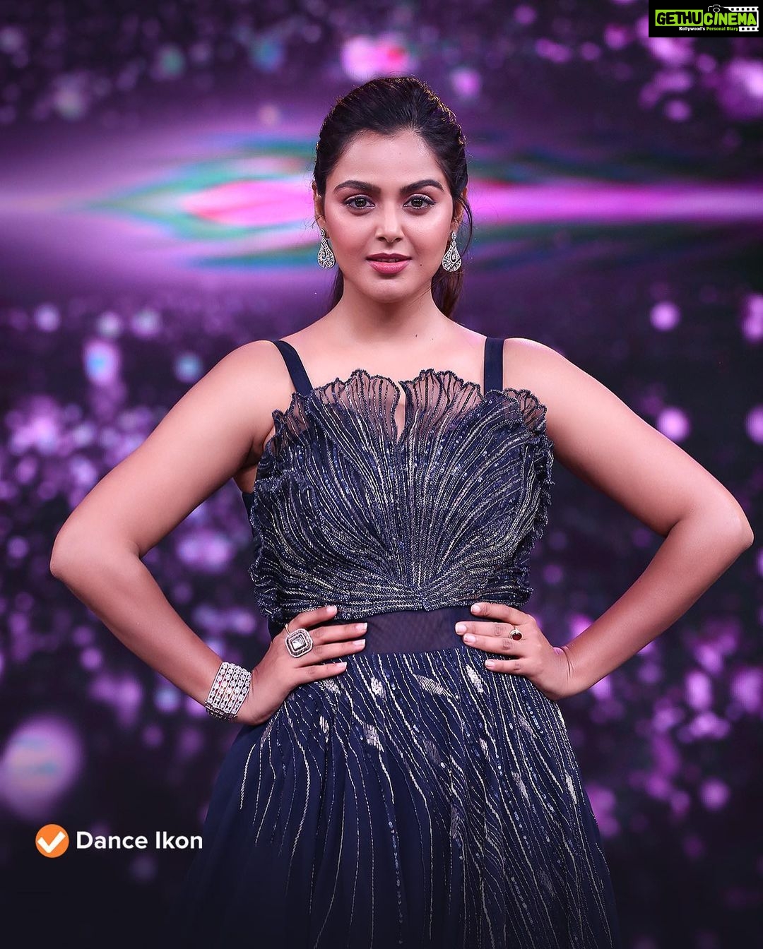 Monal Gajjar Instagram - As beautiful as a rose😍 #DanceIkonOnAHA Episodes 7 & 8 premiere this Sat & Sun @ 9 pm. @meramyakrishnan @sekharmaster @sreemukhi @monal_gajjar @yashwanthmaster @geethaarts @peoplemediafactory @sitharaentertainments @srivenkateswaracreations @mythriofficial @svccofficial #Ohmkar @oak_entertainments @bingo_snacks @realmeindia @mydrpainrelief @tenalidoublehorse @chandanabrosclothing @cocacola_india