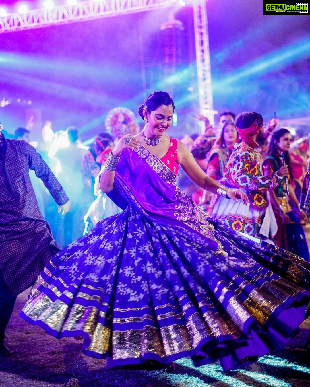 Monal Gajjar - 103.7K Likes - 🧿What beautiful perfect garaba night experience loved it @jigrra. Thank you for inviting me. 😇🥰😇💃💃🎵🎵
Special thanks for perfect garba pic📸 by @_varis_5 🙏
Style by :- @styleitwithniki
👗:- @heer.boutique
Jewellery:- @the_beta_girl
#navratri #ootd #indianfashion #garba #girl #dance #actor #monalgajjar #imqueen👸🏻👑