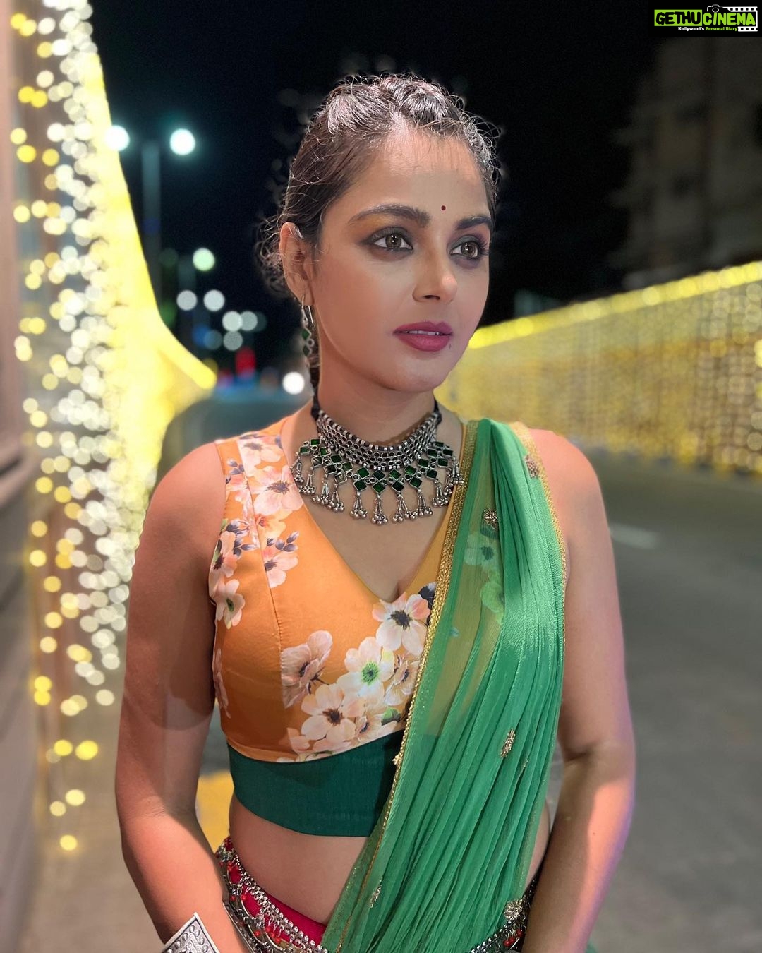Monal Gajjar Instagram - “Krishna tanai sodhai tari Radha …… by beautiful voice @aishwarya_tm I’m in love with this song. Have you heard it yet? No then go check out this is my garba favourite 🎵 which one is your favourite track for Navratri share with me in comments below 🥰😇🥰 👗@styleitwithniki Outfit:- @khakobyheenapatel Jewellery :-@the_beta_girl जय श्री कृष्णा 🦚😇🦚 #krishna #love #navratri #special #ootd #monalgajjar #imqueen👸🏻👑