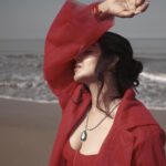 Monal Gajjar Instagram – ❤️❤️ 

 
Styled by @its_mariyamm

Clicked by @ravii_dixit

Mua:- @Makeupbyaditee

Outfit:- @nidhiandmahak

#ootd #style #red #love #actor #lifestyle #monalgajjar #imqueen👸🏻👑 Versova Beach, Mumbai