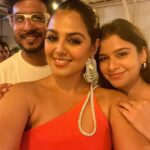Monal Gajjar Instagram - It’s all about last night 🥳 thank you everyone for making my birthday special. It was all last moments arrangement. Nothing was plan but you made it great night. Special thanks to @aanalsavaliya & @team_aanalsavaliyaorange for glamours makeover for my birthday 🥰 love you Big thanks to @drashtigajjar94 for giving me your venue @makebatheloungecafe 🥰🙏🙏 #birthdaygirl #party #cake #ootd #grattitude #monalgajjar #imqueen👸🏻👑