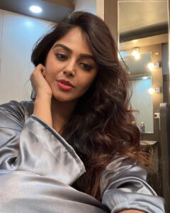 Monal Gajjar Instagram - AAP k intzar mai❤️ #love #waiting #u #mmonalgajjar #imqueen👸🏻👑