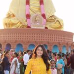 Monal Gajjar Instagram - મારો યાદગાર અનુભવ @psm100yrs 😇🙏😇 #jaiswaminarayan 🙏 #psm100 #monalgajjar #monalofthestory