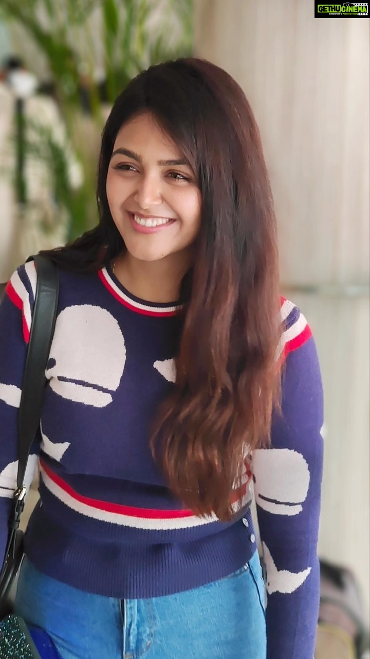 Monal Gajjar Instagram - I know I have so many expression๐ which one you like the most? meri to mai favourite hu baka.๐ Love you universe ๐๐ Special thanks :- @rufas_christian for beautiful pic ๐๐ #candid #pic #love #winter #fashion #monalgajjar #imqueen๐ธ๐ป๐ #monalofthestory