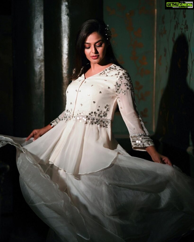 Monal Gajjar Instagram - "Maybe I am born with it….🪔 📸🧿🎶🕊️👼 Style by :- @reshma_stylist Wearing:- @asopalav Hum:- @ramesh.babu_makeupartist :- @malla_readdy_hairstylist Click 📸. :- @bhanuvishwanadhula #lifestyle #love #life #instagood #motivation #fitness #instagram #fashion #photography #style #like #happy #follow #photooftheday #inspiration #beauty #loveyourself #nature #happiness #success #quotes #gym #bhfyp #beautiful #positivevibes #actor #monalgajjar #imqueen👸🏻👑 Hyderabad the City of Nawabs