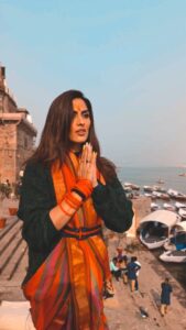 Monica Khanna Instagram - Raanjhana 💖🔱 . DO NOT REPOST 🚫 . IN FRAME @monnikkakhanna . 🎥 by @varanasipic . Follow me @varanasipic . Use hashtag #varanasipic . . #varanasiindia #mohhabat #reels #reelinstagram #reelkarofeelkaro #reelindia #reelsviral #varanasireels #reeltrending #mahadev #bholenath #music #bollywood #oldbollywood #movies #film #singer #drawing #ghats #videos #viralvideos #eveningvibes #ghatsofvaranasi #banaras #Varanasi #kashi #likecommentshare Varanasi, India