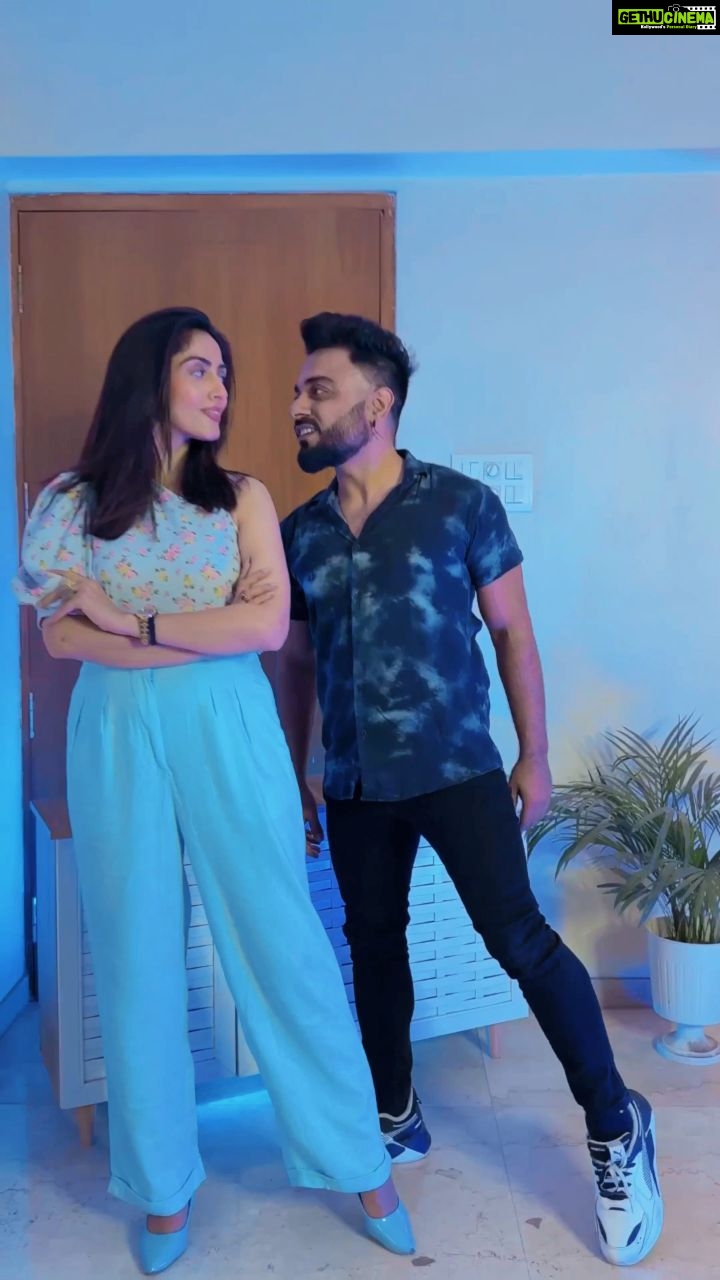 Monica Khanna Instagram - My superpowers -Dancing in heels... AND His superpowers-Dance as if nobody is watching .😜😜😂 Veere appa chh gaye..😈😜🌻@dorekomusic . . . . . #trendingreels #dance #instareels #instsgood #dancing #dancingreels #sanak #trending #explore #viralvideo #viralsong