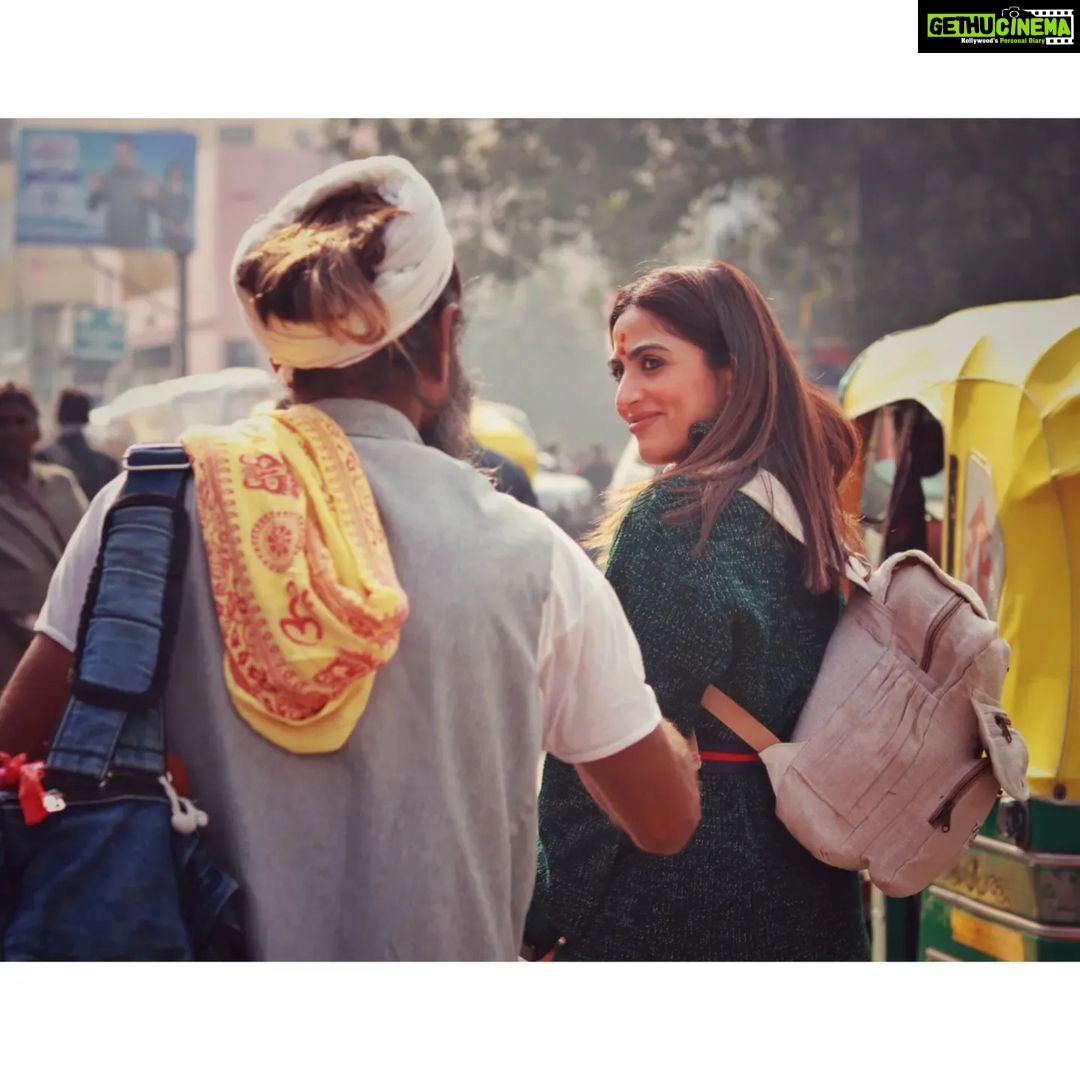 Monica Khanna - 4.8K Likes - बैठे जो अस्सी घाट पर
बनारस में यूं दिन गुज़र गए
न तेरा इश्क याद रहा
तेरी बातें भी भूल गए।।
Captured by - @jerrypundkar( i have the best photographer in the world)
Thankyou for being so supportive n incredible...
#banaras #varanasi #kashi #india #banarasi #varanasidiaries #uttarpradesh #photography #instagram #ganga #mahadev #incredibleindia #varanasighats #ghat #banarasiya #bhu #love #varanasiindia #banarasisaree #travel #instagood #delhi #sareelove #mumbai #saree #lucknow #assighat #photooftheday #assighat #chanderi