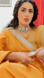 Monica Khanna Instagram - Doosron k baare mein sochke apna waqt zayar mat karo....
#comedy #comedyreels #funnyvideos #funnyvideos #funnyreels #latika #laughter #instareels #instagood #instalove #bekind #hasterahoindia