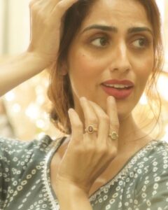 Monica Khanna Instagram - Hello February 🌼🌼
Do I need a caption for this?
.
.
PS-Small dedication to my fav @madhuridixitnene
Video and edit by-@jerrypundkar
Style by -@harshajpundkar
Outfit by-@labelgrowease.
.
.
#madhurilove #madhuridixit #dancelove #dancelo #happyplace #expressions #devdas #shahrukhkhan #madhuri #chandramukhi #deva #photograp #dancemoves #lovetodance #livetodance