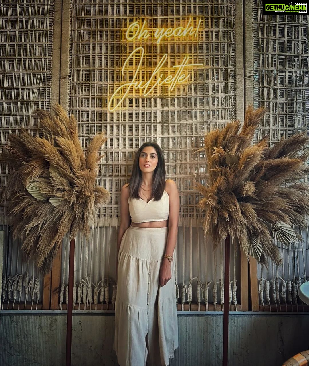 Monica Khanna Instagram - Waiting to find my Romeo"in @julietteristorante ❤️ Have become my absolute favourite restaurant. Menu is extensive and seasonal to a particularly high standard. Definitely fine dining. It can be expensive but worth it....Highly recommended.Food is pretty good, some italian classics and some twists which was 100% worth it of your choice..... @rainmakerconsults #restaurant #food #foodie #foodporn #instafood #foodlover #dinner #bar #foodphotography #delicious #yummy #foodstagram #lunch #instagood #chef #foodblogger #cafe #love #hotel #foodies #tasty #pizza #wine #eat #delivery #restaurante #travel #foodgasm #cocktails #healthyfood