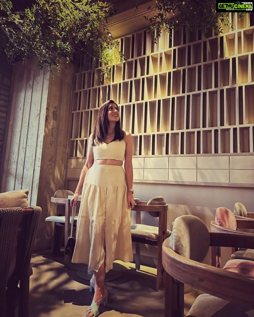 Monica Khanna Instagram - Waiting to find my Romeo"in @julietteristorante ❤️ Have become my absolute favourite restaurant. Menu is extensive and seasonal to a particularly high standard. Definitely fine dining. It can be expensive but worth it....Highly recommended.Food is pretty good, some italian classics and some twists which was 100% worth it of your choice..... @rainmakerconsults #restaurant #food #foodie #foodporn #instafood #foodlover #dinner #bar #foodphotography #delicious #yummy #foodstagram #lunch #instagood #chef #foodblogger #cafe #love #hotel #foodies #tasty #pizza #wine #eat #delivery #restaurante #travel #foodgasm #cocktails #healthyfood