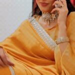 Monica Khanna Instagram - NAAGIN lekin "sirf on screen"🥰😜 #comedy #comedyreels #videos #funnyvideos #nagin #funnyreels #hasterahoindia #latika #bekind India