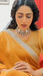 Monica Khanna Instagram - Emote🪄
Express✨
Feel🤍
Can you all suggest any other song where i can emote with the lyrics🥰🥰
#reels
#instareels #songs #bollywood #instagood #happy #begood #bekind #dowhatmakesyoufeelalive