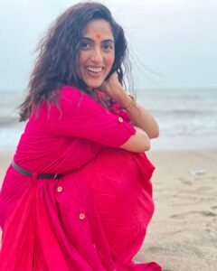 Monica Khanna Instagram - सिद्धिविनायक मंदिर के दर्शन🙏🏻🌺 @monnikkakhanna 
कुछ ख़ास एहसास और दोस्त का जन्मदिन 
Ps : Happy birthday @kunwar08 
Lots of Love & Happiness 
Godbless❤️
#friendship #visittotemple