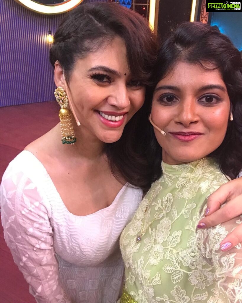 Monisha Blessy Instagram - With our gorgeous @sherinshringar 😍✨ This week in #cookwithcomali4 Watch #cwc4 today and tomorrow at 9:30 pm on @vijaytelevision Thank you sooo much for the opportunity @ravoofa.h.k mam 🤍and @parthiv.mani anna 🤩
