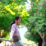 Monisha Blessy Instagram – Alexa play Oru maalai 💜

📸 : @ebinezerashwin.j 🔥