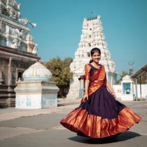 Monisha Blessy Instagram - தாவணி💜

📸: @kishore_b_k_ ✨
Outfit : @aaradiaa_designs ♥️