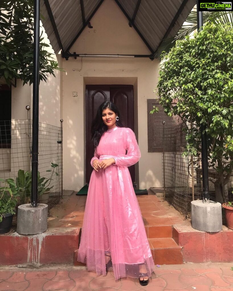 Monisha Blessy Instagram - Outfit : @aarshii_uk 💖☺️